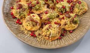 Hung-Curd-&-Bhujia Dip